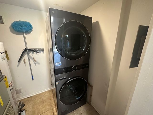 5700 Dutch Mill Court B, Hanover Park, IL 60133
