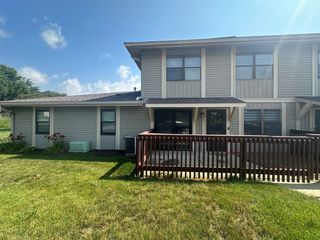 5700 Dutch Mill Court B, Hanover Park, IL 60133
