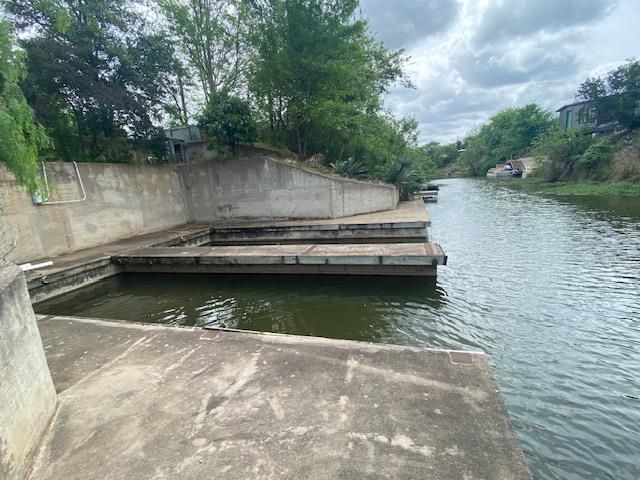 522 Circle DR, Sunrise Beach, TX 78643
