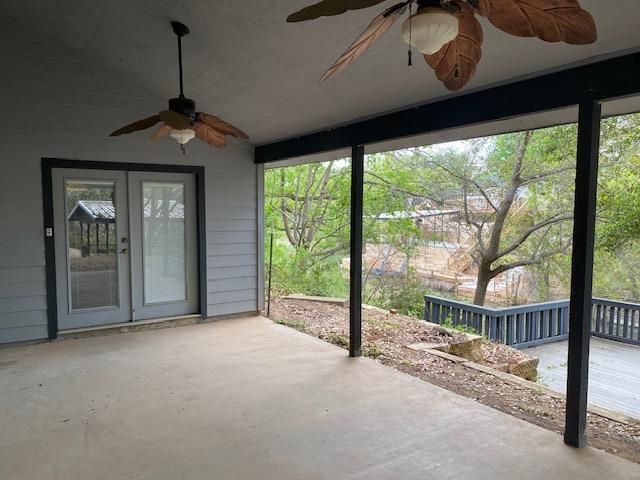 522 Circle DR, Sunrise Beach, TX 78643