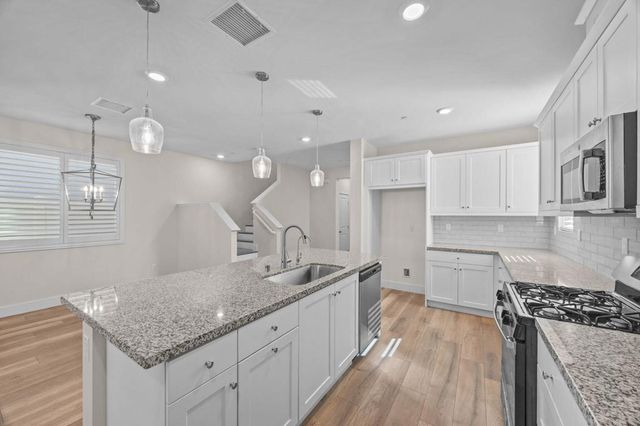 24569 Sonieta Court, Corona, CA 92883