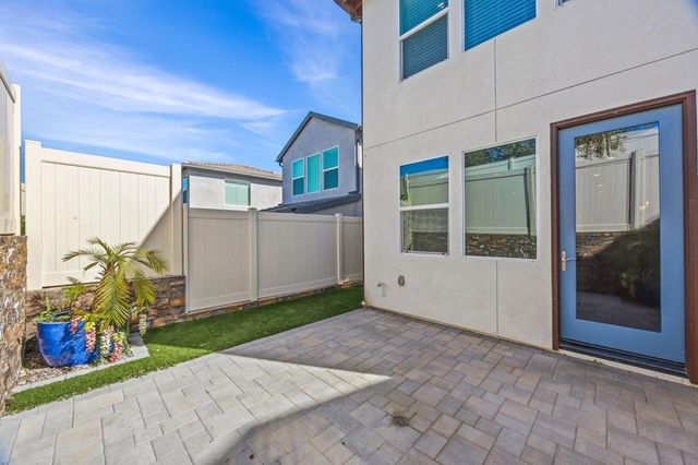 24569 Sonieta Court, Corona, CA 92883