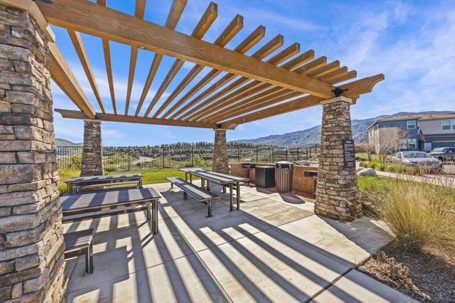 24569 Sonieta Court, Corona, CA 92883