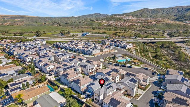 24569 Sonieta Court, Corona, CA 92883