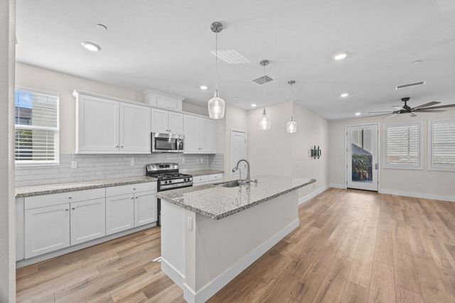 24569 Sonieta Court, Corona, CA 92883