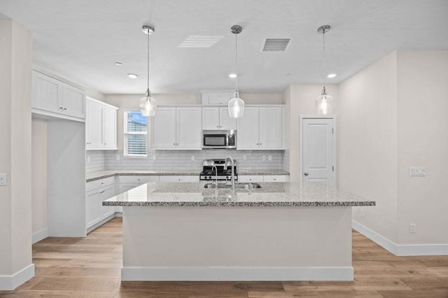 24569 Sonieta Court, Corona, CA 92883