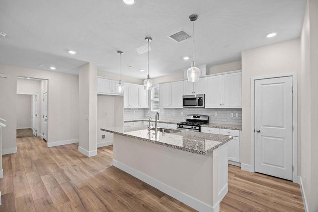 24569 Sonieta Court, Corona, CA 92883