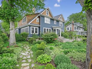 446 6TH Avenue, La Grange, IL 60525