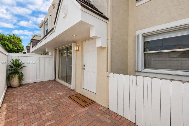 4520 SW 68th Ct Circle 25-5, Miami, FL 33155