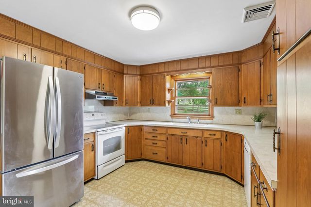 630 OAK ST, Royersford, PA 19468