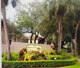 9702 HAMMOCKS BL 101, Miami, FL 33196