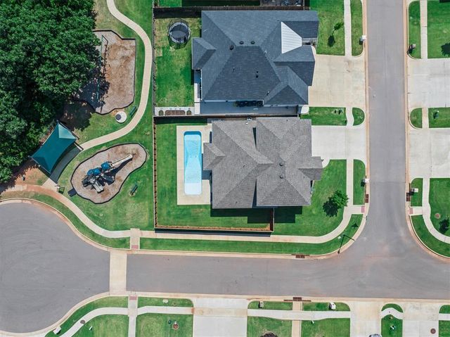 633 NW 183rd Street, Edmond, OK 73012