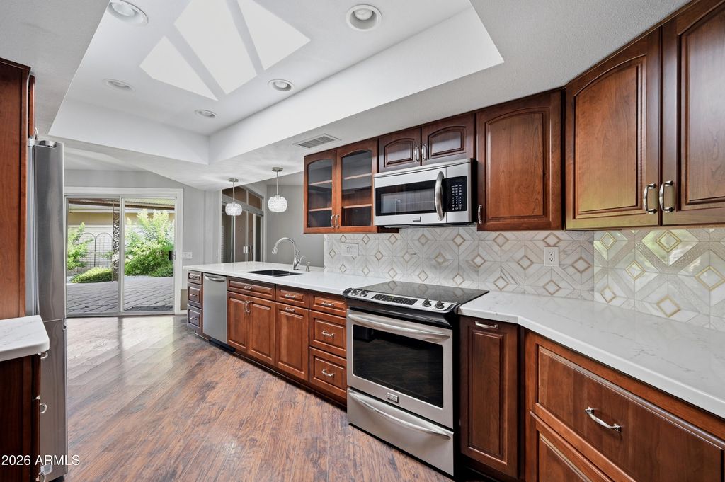 10814 W THUNDERBIRD Boulevard, Sun City, AZ 85351 — exterior