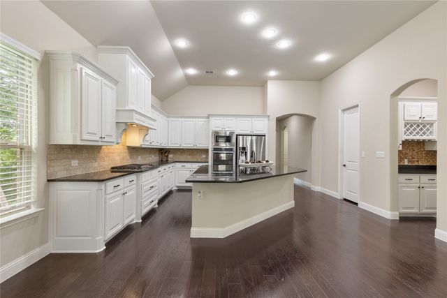 5876 Austin Waters, The Colony, TX 75056