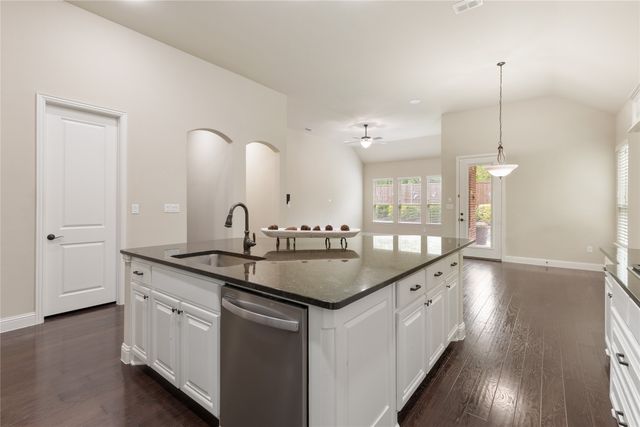 5876 Austin Waters, The Colony, TX 75056