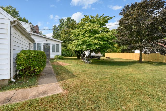 3539 S Broadway Avenue, Springfield, MO 65807