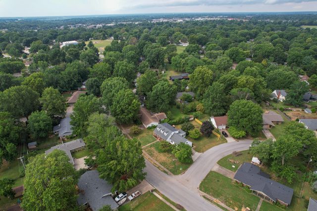 3539 S Broadway Avenue, Springfield, MO 65807