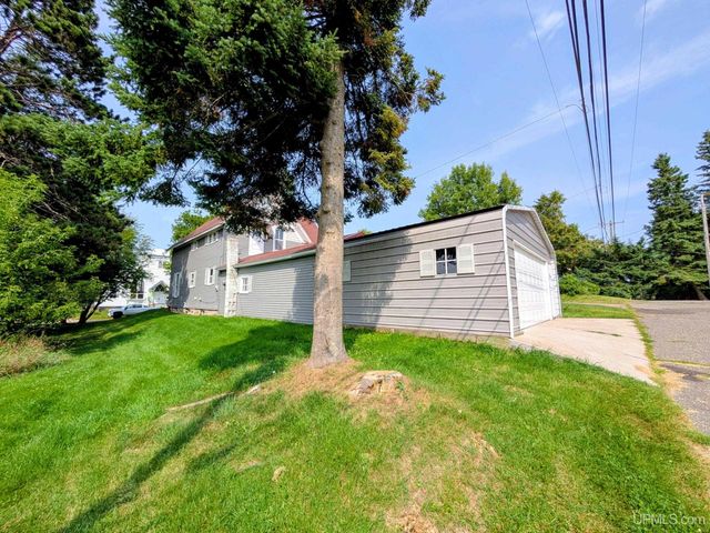 230 Diamond Street, Iron River, MI 49935