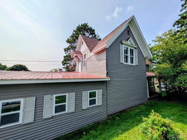 230 Diamond Street, Iron River, MI 49935