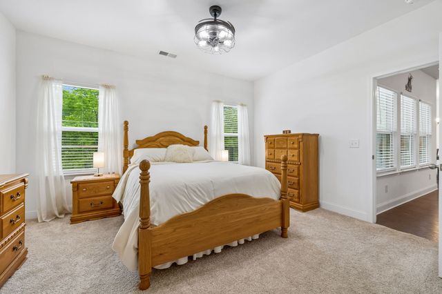 366 Triple Crown Cir, Gallatin, TN 37066