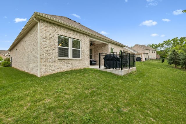 366 Triple Crown Cir, Gallatin, TN 37066