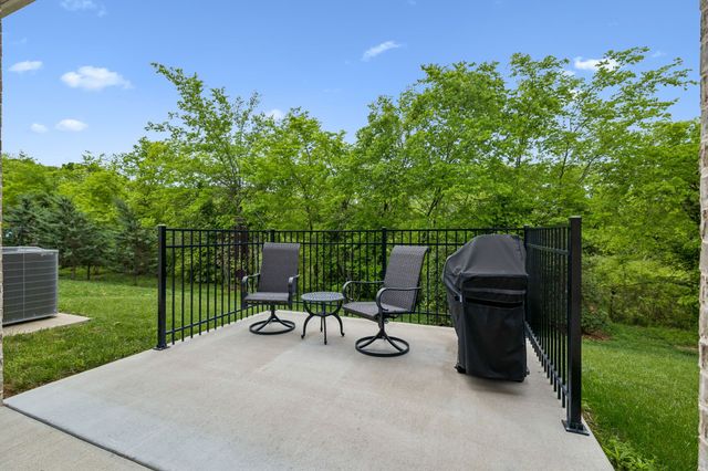 366 Triple Crown Cir, Gallatin, TN 37066