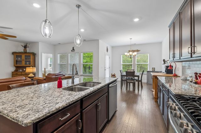 366 Triple Crown Cir, Gallatin, TN 37066