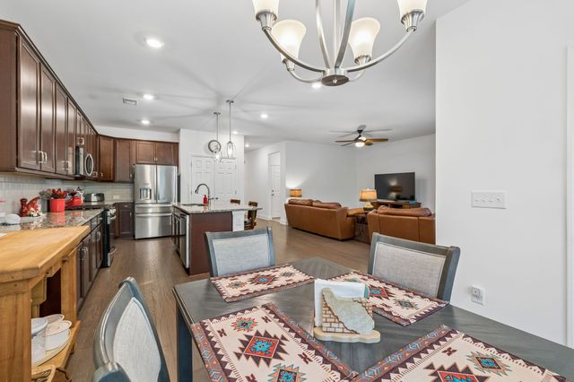 366 Triple Crown Cir, Gallatin, TN 37066