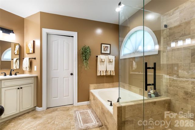 6210 Maple Cove Lane, Charlotte, NC 28269
