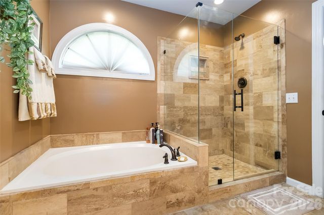 6210 Maple Cove Lane, Charlotte, NC 28269