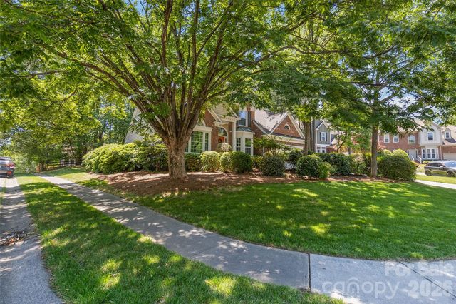 6210 Maple Cove Lane, Charlotte, NC 28269