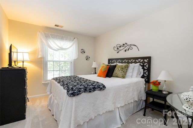 6210 Maple Cove Lane, Charlotte, NC 28269