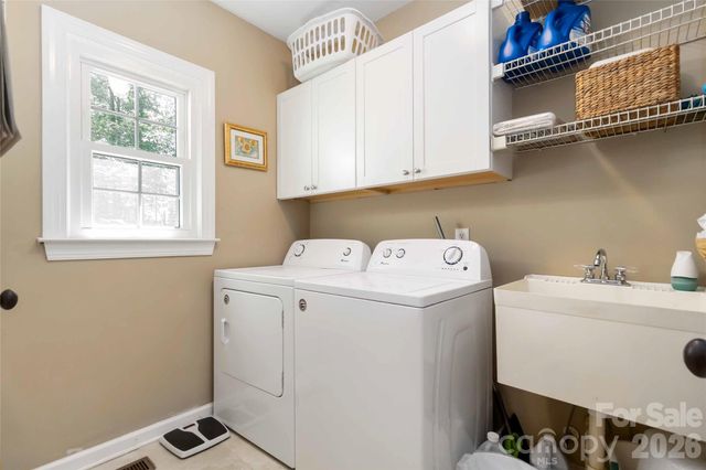 6210 Maple Cove Lane, Charlotte, NC 28269