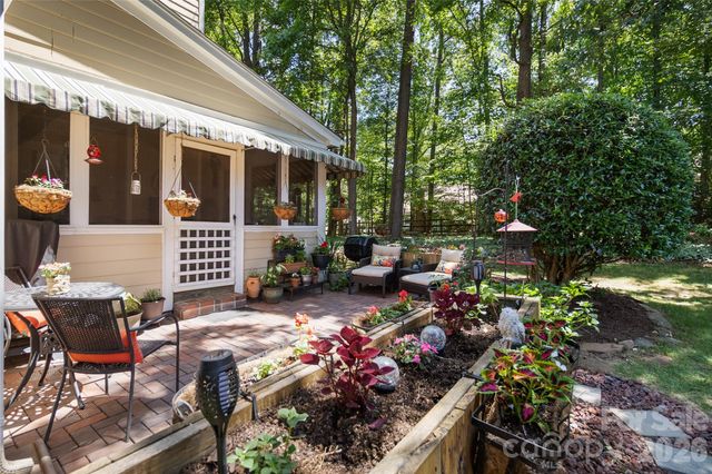 6210 Maple Cove Lane, Charlotte, NC 28269
