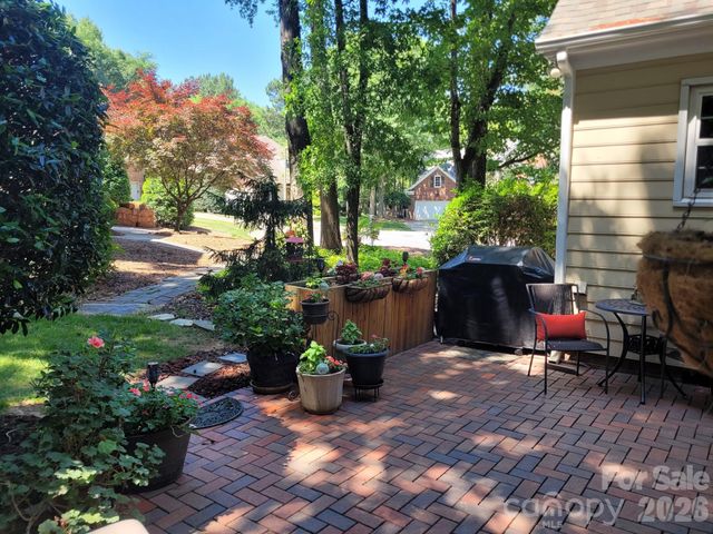 6210 Maple Cove Lane, Charlotte, NC 28269