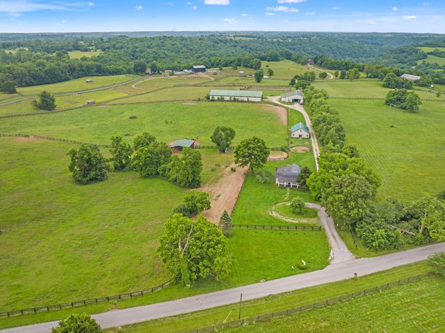 2309 Oregon Road, Versailles, KY 40383