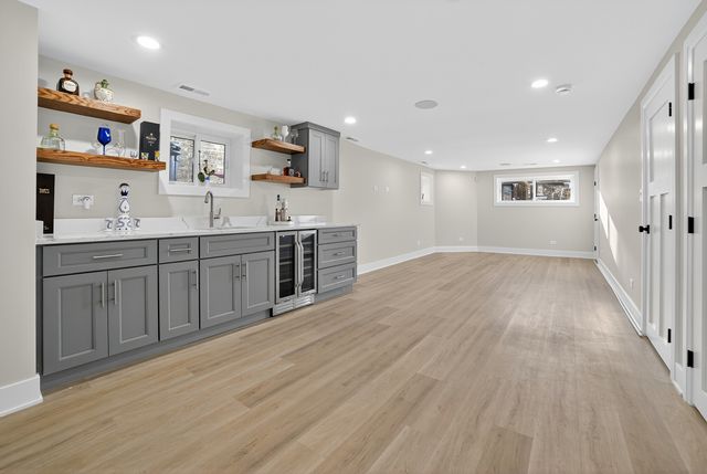 3019 N Kenneth Avenue, Chicago, IL 60641