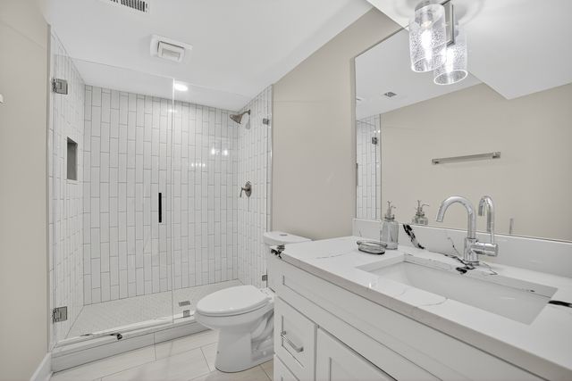 3019 N Kenneth Avenue, Chicago, IL 60641