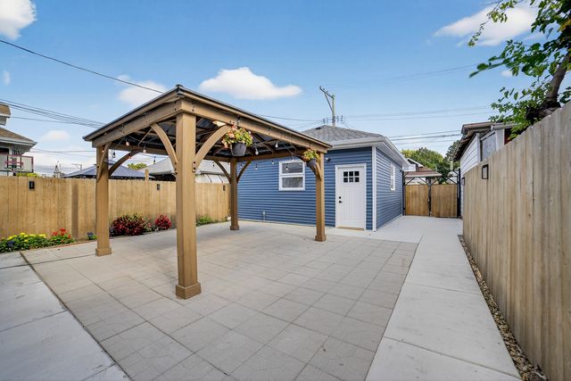 3019 N Kenneth Avenue, Chicago, IL 60641