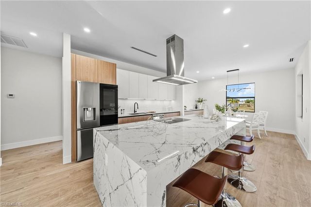 317 NE 15th TER, Cape Coral, FL 33909