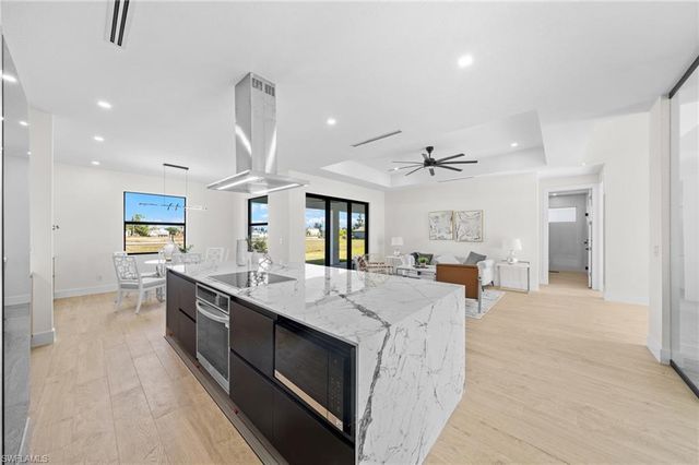 317 NE 15th TER, Cape Coral, FL 33909