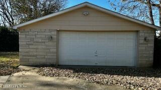 8910 Novelle St, Louisville, KY 40258