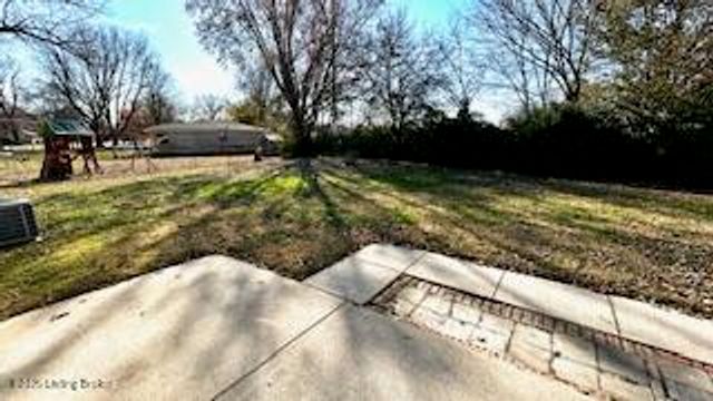 8910 Novelle St, Louisville, KY 40258