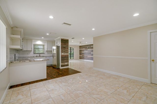 1001 Gatewood Avenue, Fort Pierce, FL 34982