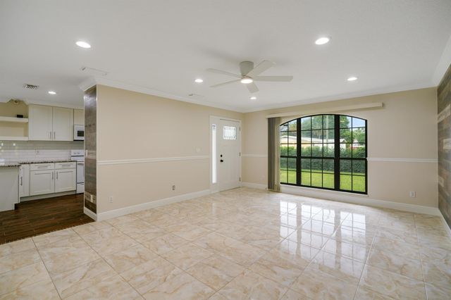 1001 Gatewood Avenue, Fort Pierce, FL 34982