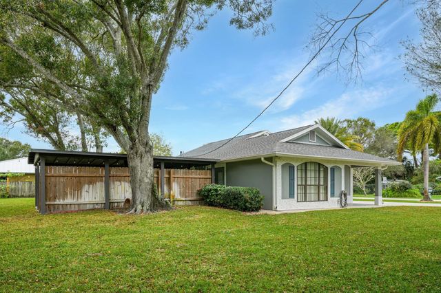 1001 Gatewood Avenue, Fort Pierce, FL 34982