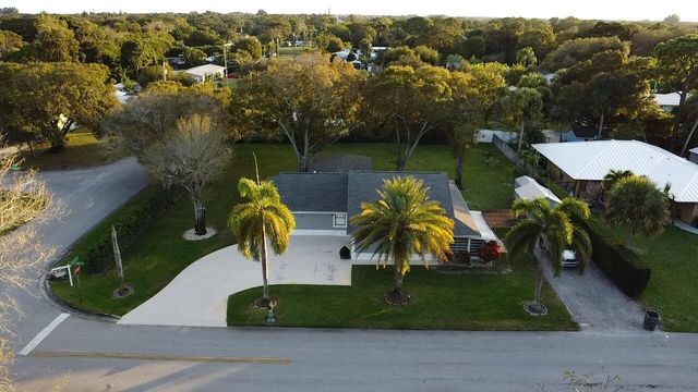 1001 Gatewood Avenue, Fort Pierce, FL 34982