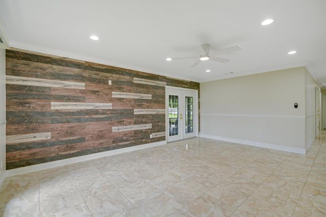 1001 Gatewood Avenue, Fort Pierce, FL 34982