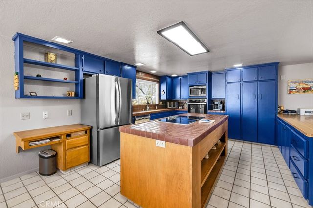 56011 Mira Street, Yucca Valley, CA 92284