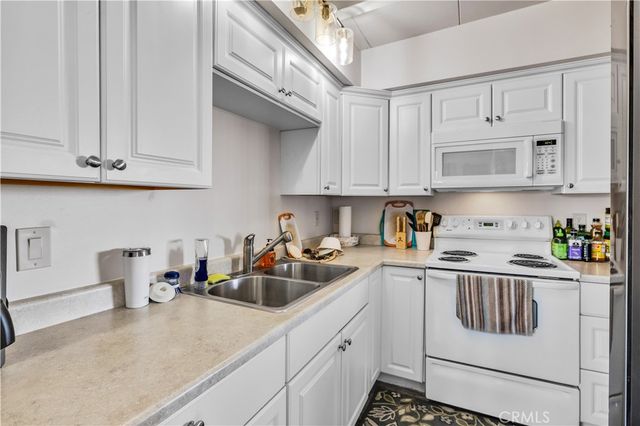 56011 Mira Street, Yucca Valley, CA 92284